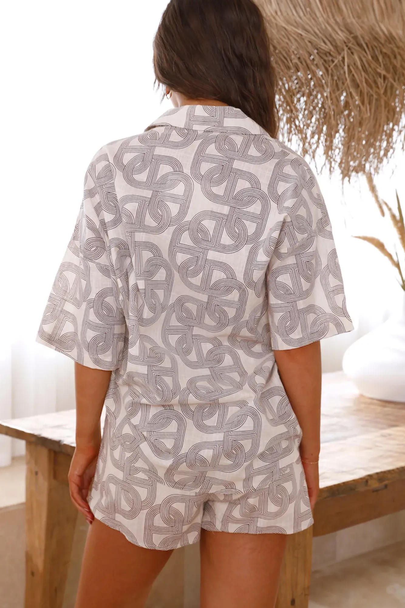 Cropped|Two-Piece Shorts Set>Hello Molly Abstract Thoughts Set Beige