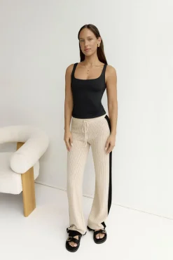 Tank Tops And Singlets|Cropped>Hello Molly BASE Everyday Staple Singlet Top Black