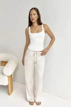 Cropped|Tank Tops And Singlets>Hello Molly BASE Everyday Staple Singlet Top White