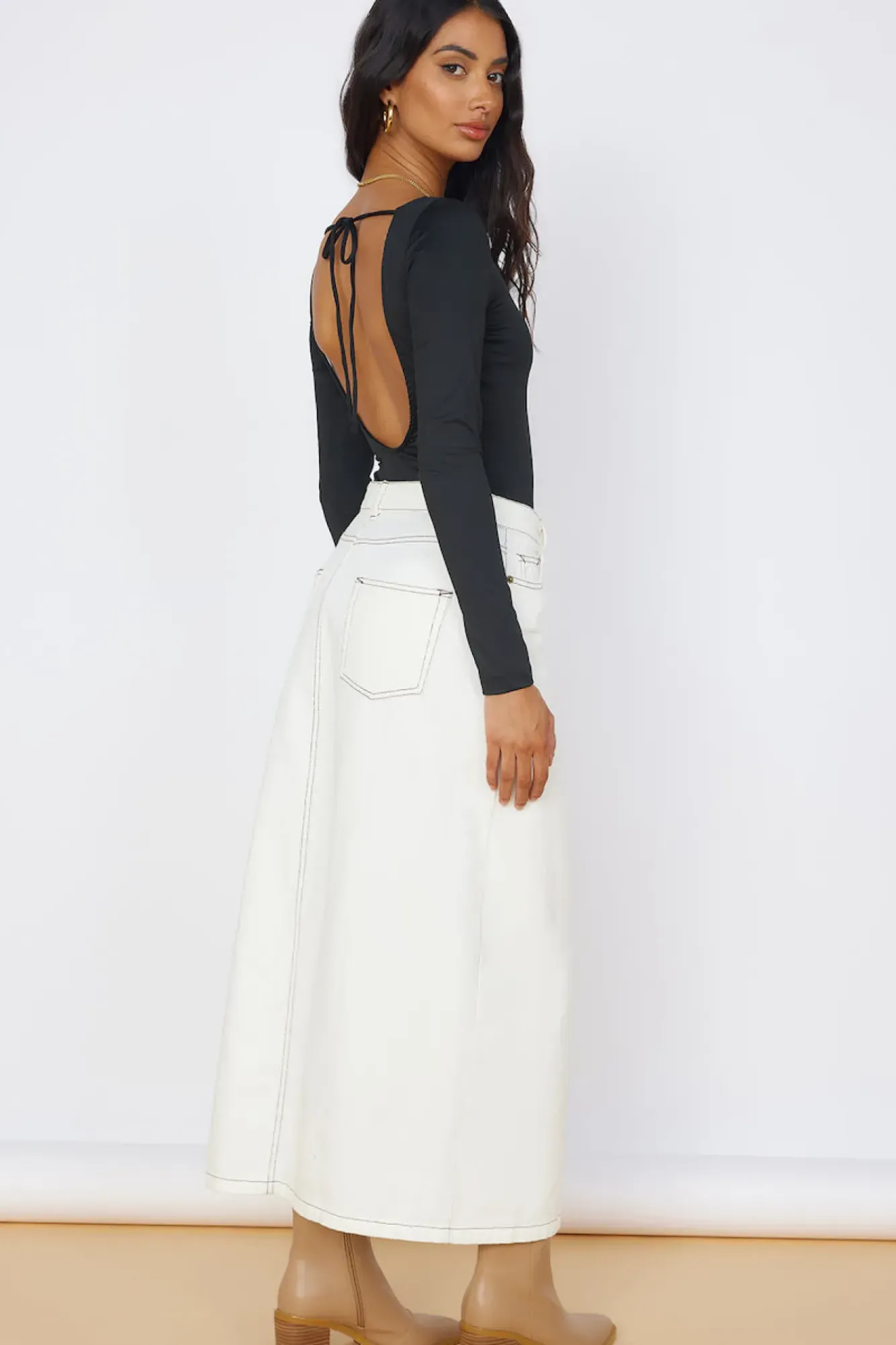 Long Sleeve|Cropped>Hello Molly Blooming Beauty Bodysuit Black