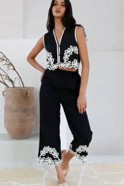 Fashion Tops And Vests|Cropped>Hello Molly Dreaming Softly Vest Top Black