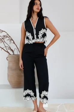 Fashion Tops And Vests|Cropped>Hello Molly Dreaming Softly Vest Top Black