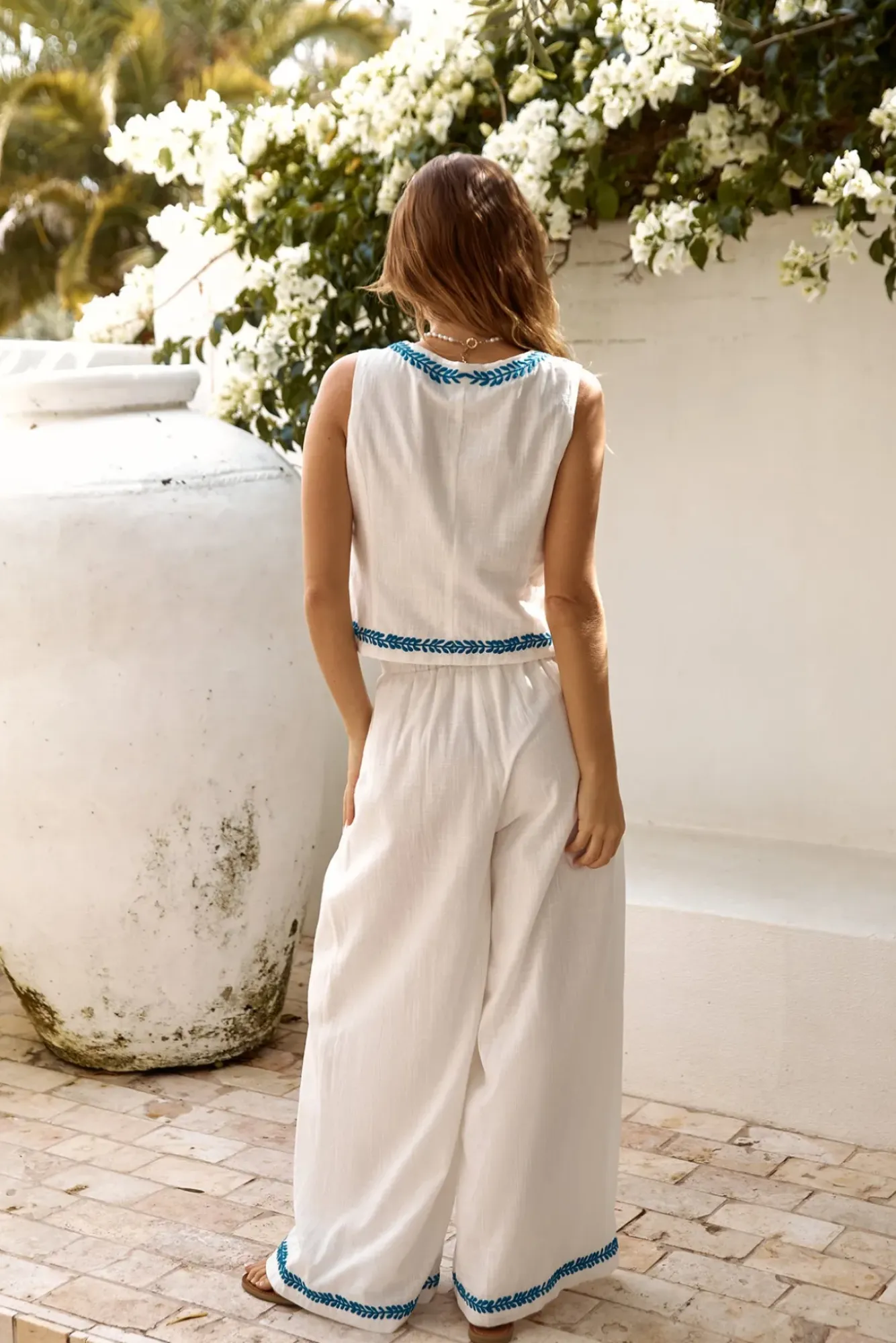 Cropped>Hello Molly Easy Breezy Vest Crop Top White