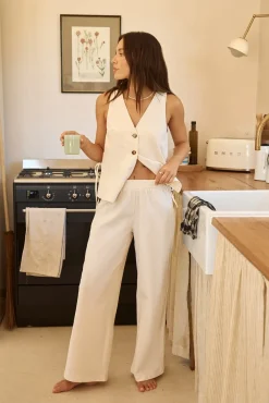 Cropped>Hello Molly Heading South Vest Top Beige