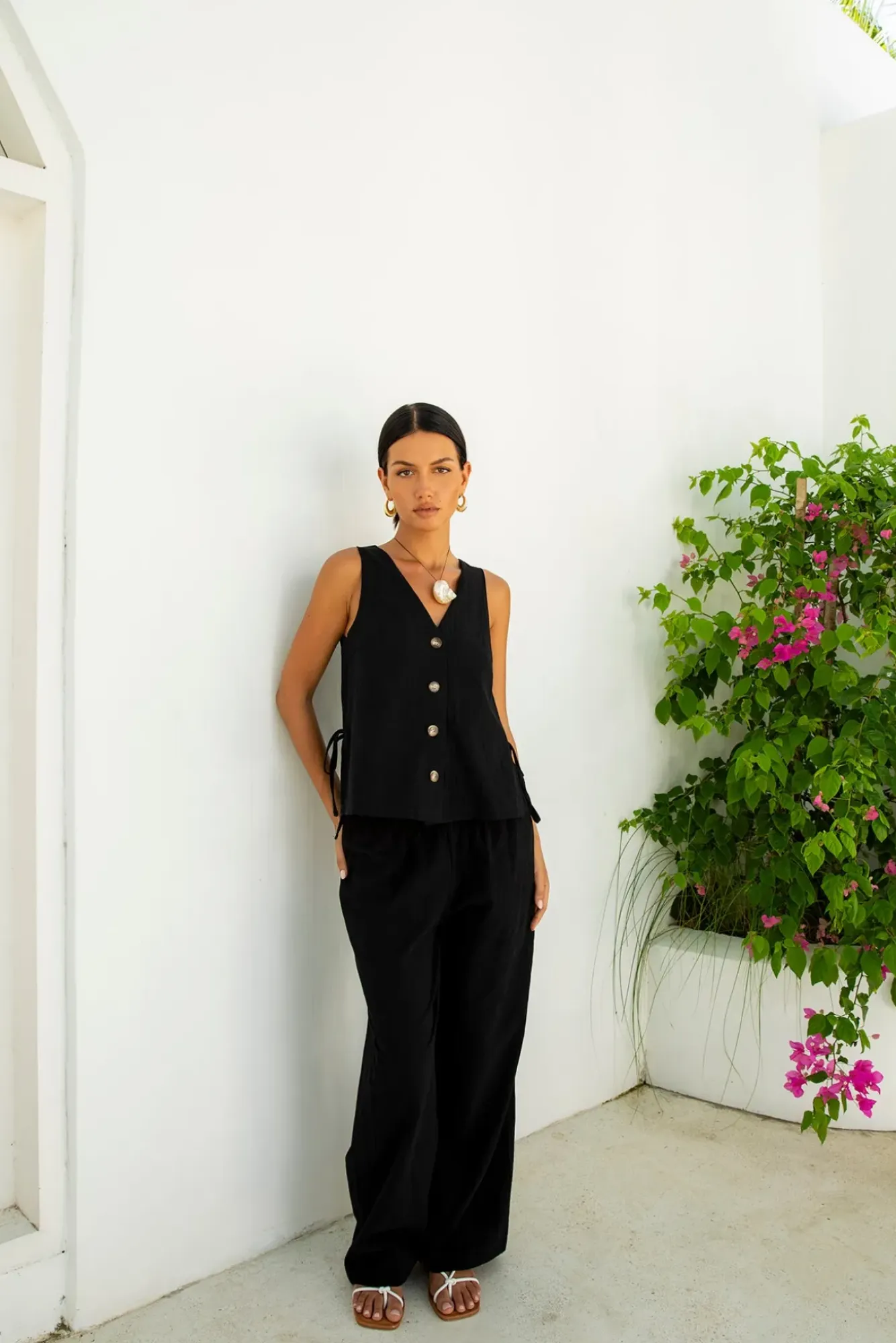 Fashion Tops And Vests|Cropped>Hello Molly Heading South Vest Top Black