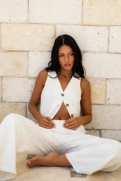 Fashion Tops And Vests|Cropped>Hello Molly Heading South Vest Top White