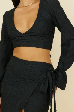 Long Sleeve|Cropped>Hello Molly Holiday Feels Top Black