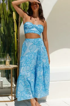 Cropped>Hello Molly Horizon Waves Crop Top Blue