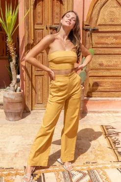 Cropped>Hello Molly In Hindsight Crop Top Tan