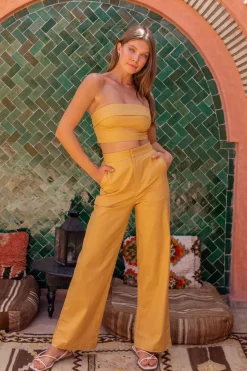 Cropped>Hello Molly In Hindsight Crop Top Tan
