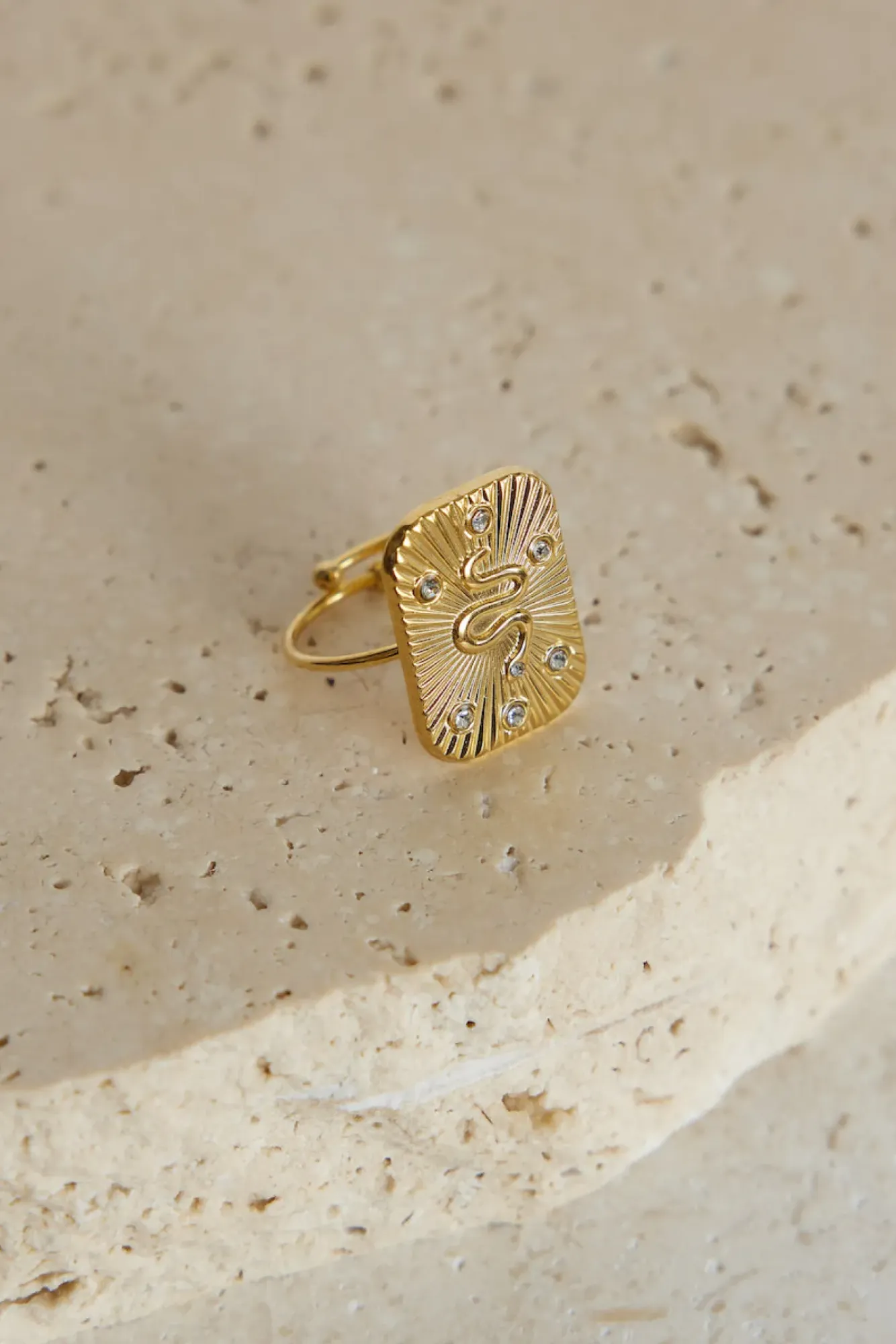 Rings>Hello Molly 18k Gold Caught Your Eye Ring