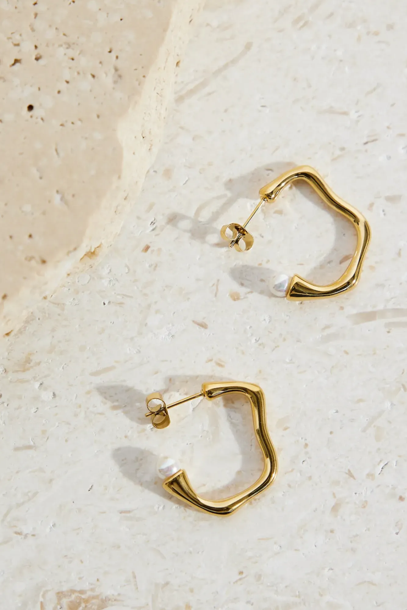 Earrings>Hello Molly 18K Gold Plated Fashion Edge Hoop Earrings Gold