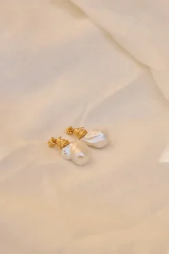 Earrings>Hello Molly 18K Gold Plated Precious Pearls Earrings Gold
