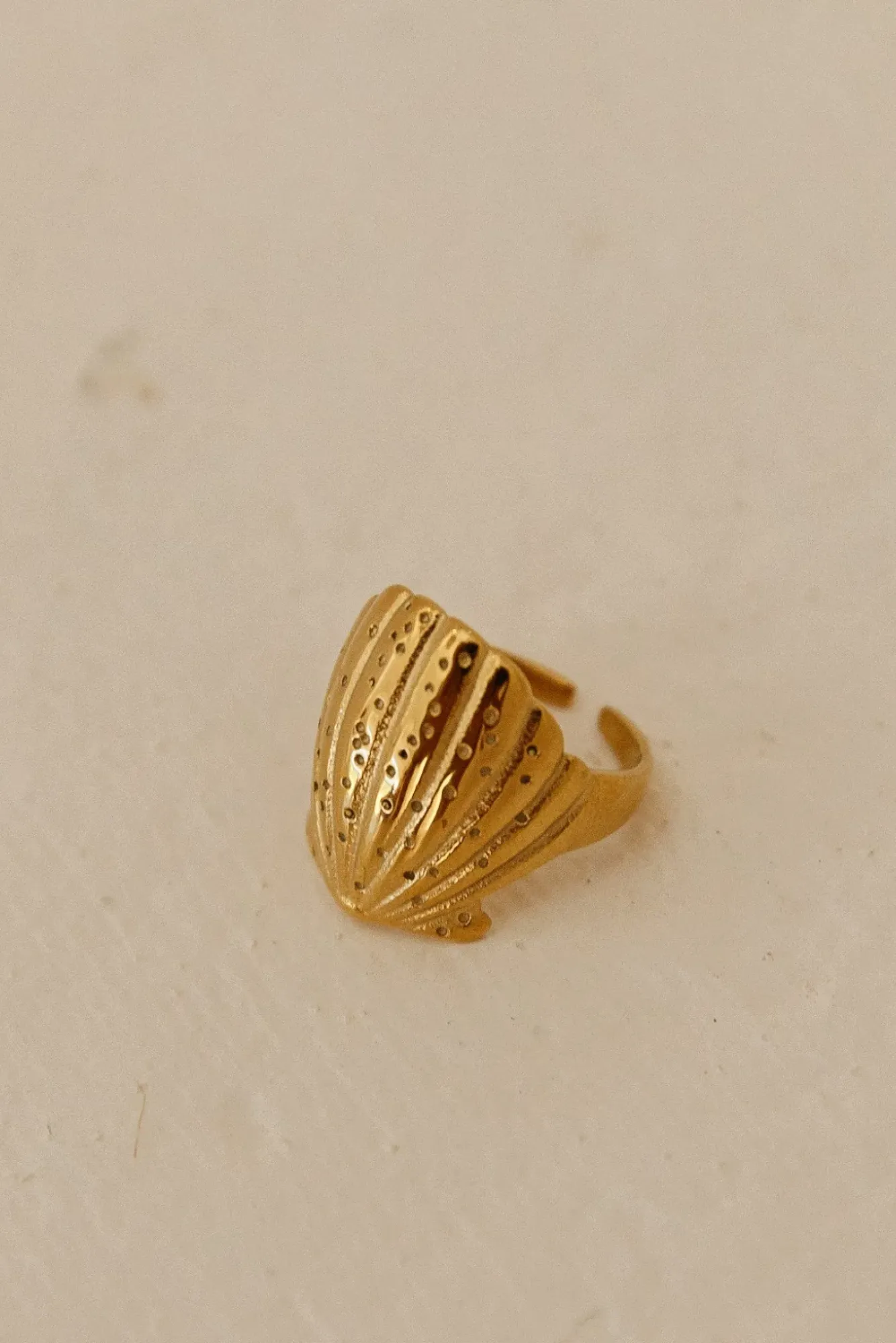 Rings>Hello Molly 18K Gold Plated Shimmering Treasure Ring Gold