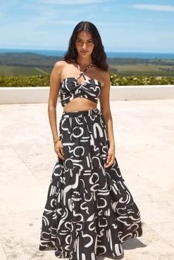 Cropped>Hello Molly Panoramic Views Crop Halter Top Black