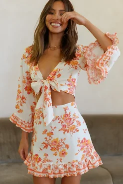 Long Sleeve|Cropped>Hello Molly Searching Again Crop Top