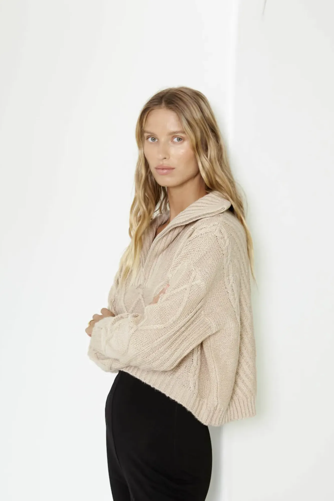 Jumpers|Long Sleeve>SNDYS Jax Crop Jumper Beige