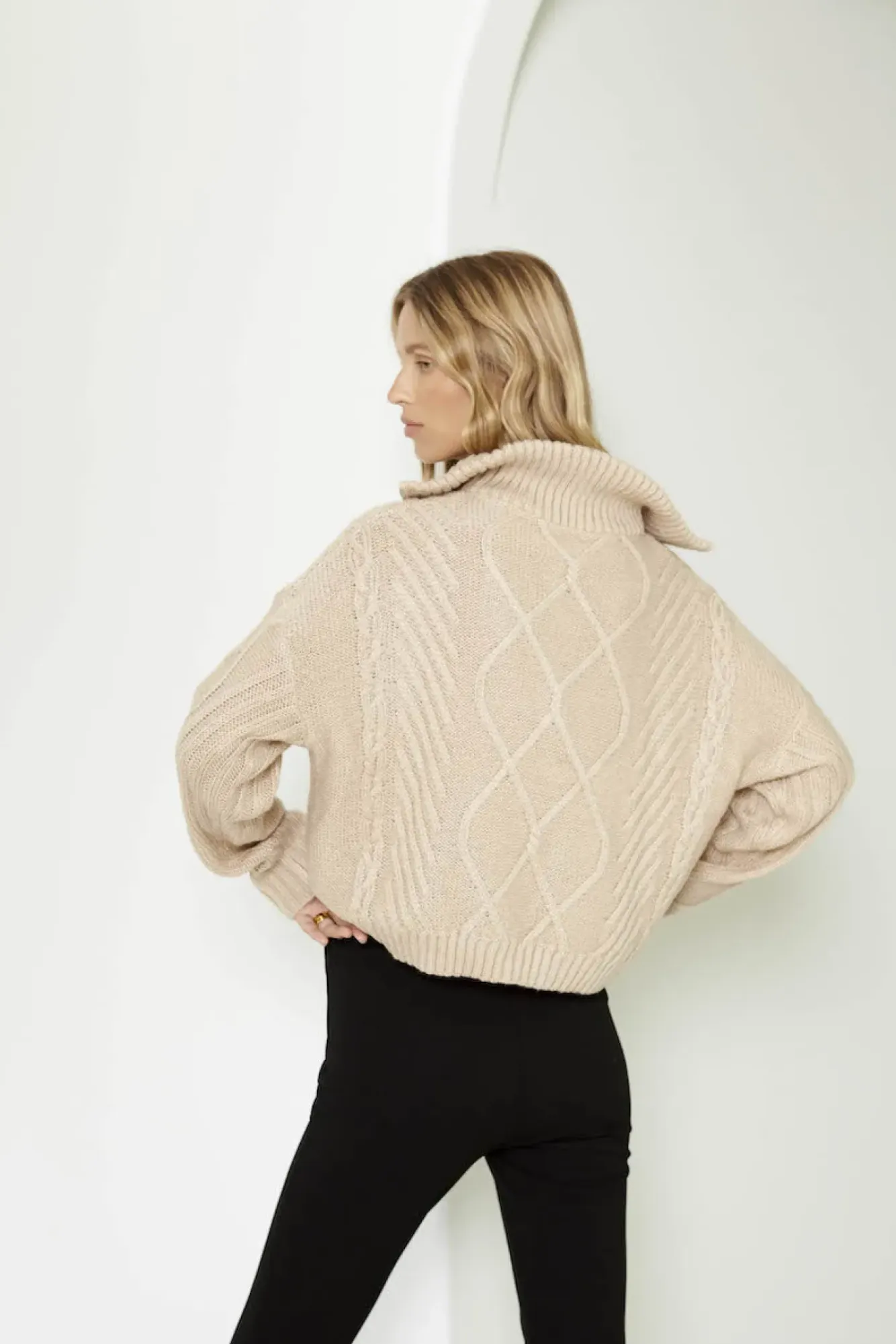 Jumpers|Long Sleeve>SNDYS Jax Crop Jumper Beige