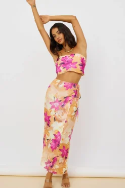 Cropped>Hello Molly Sun On My Shoulder Crop Top Floral