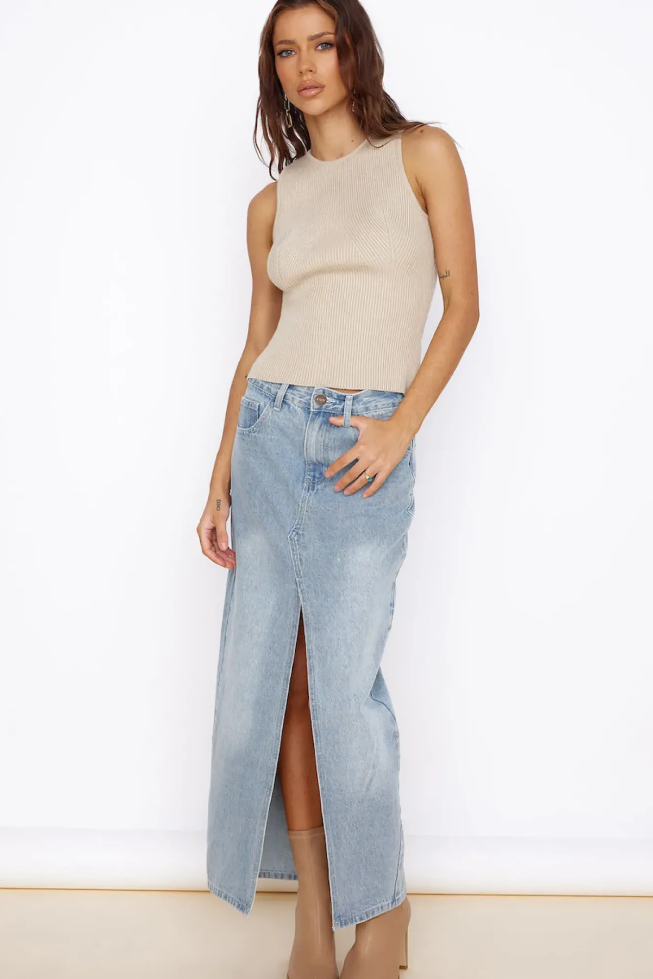 Cropped>Hello Molly Uplift Your Mind Crop Top Beige