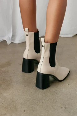Boots>Verali Link Chelsea Gusset Boots Bone